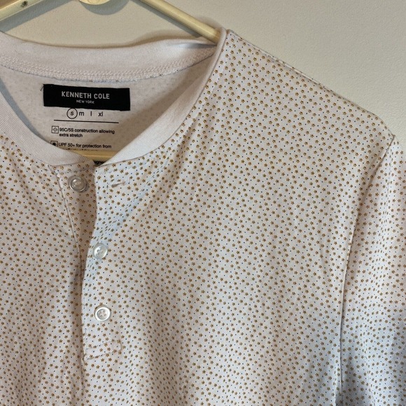 Kenneth Cole Men's Slim Fit Techni-Cole Stretch 3 Button T Shirt Small NWT - Picture 1 of 7